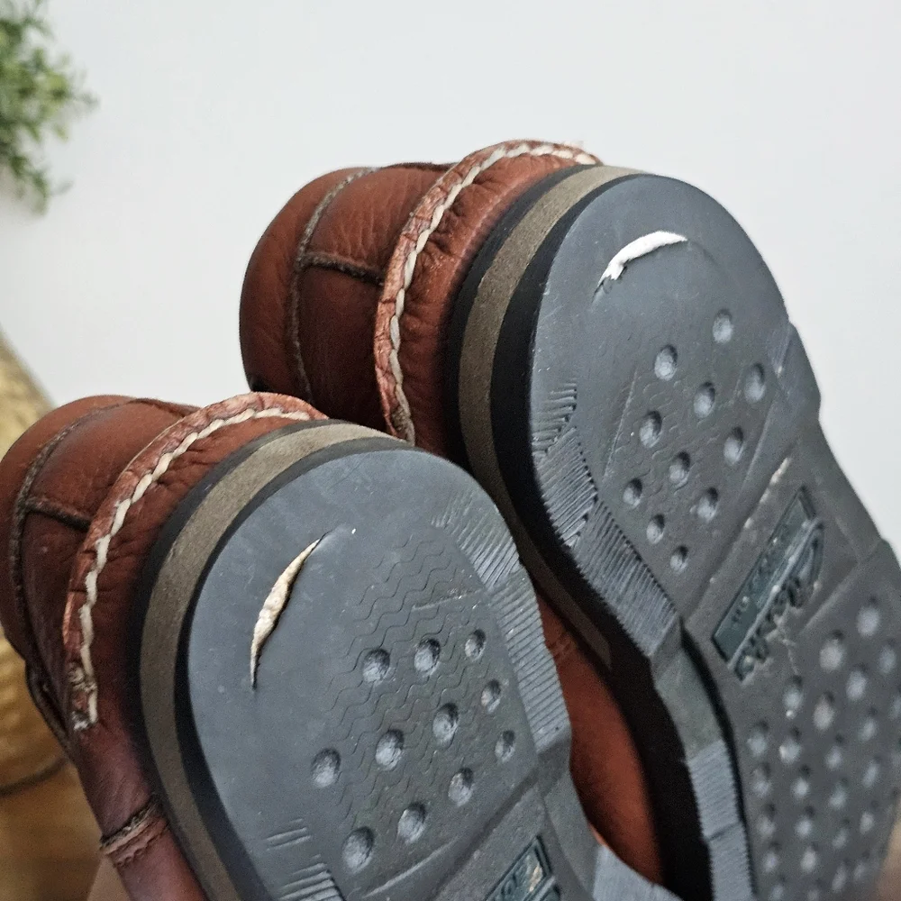 Clarks Brown Leather Boat Shoes Men’s 9M Classic Moc Toe Loafers